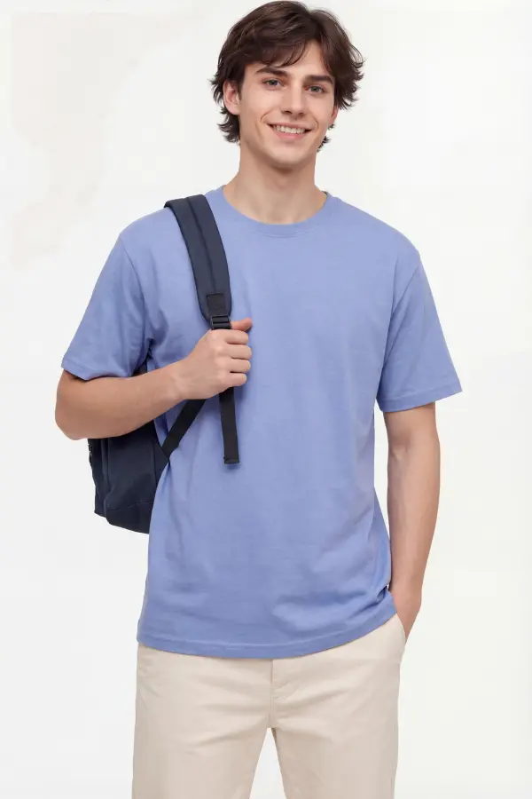 Pastel Mavi Basic Tişört – %100 Pamuk, MEB Uyumlu Sade Stil