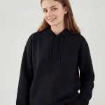 Siyah Kapüşonlu Hoodie – Minimal, Rahat ve Her Kombine Uyumlu