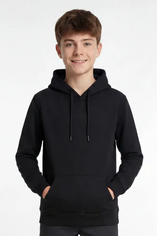 Siyah Kapüşonlu Hoodie – Minimal, Rahat ve Her Kombine Uyumlu