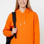 Turuncu Kapüşonlu Hoodie – Enerjik, Rahat ve Günlük Tarz