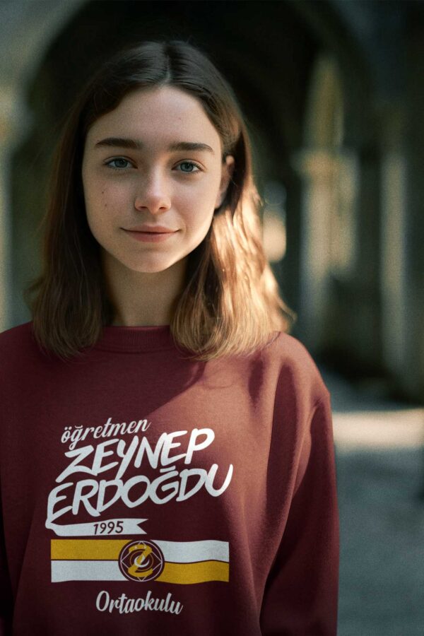 Öğretmen Zeynep Erdoğdu Ortaokulu Bordo Sweatshirt – Modern ve Rahat Kesim